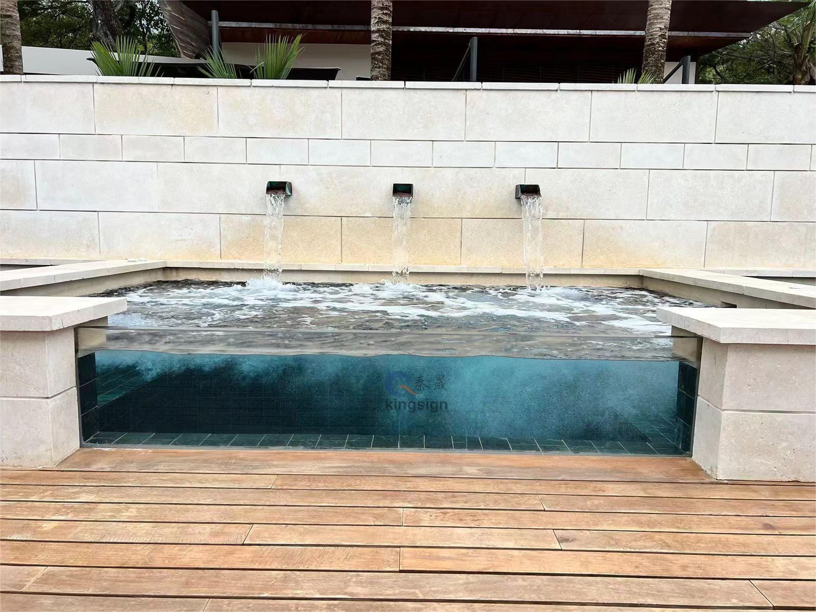 Quid acrylic sheet sunt pro speculo sicut natantes piscinam fenestrarum?